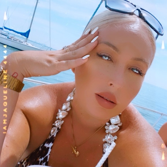 Meet your Posher, Rayna - Picture 1 of 1